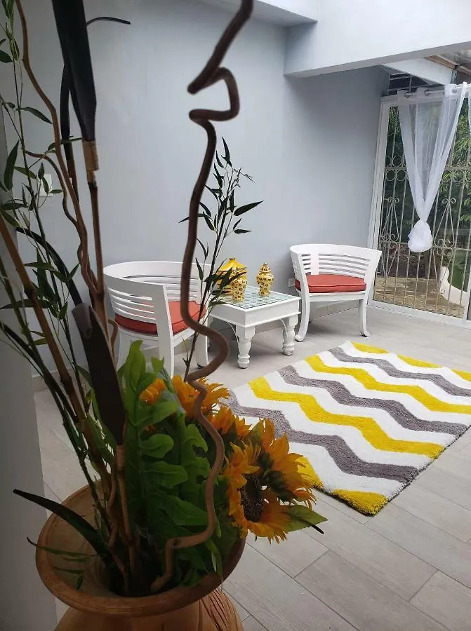 아파트 Sunrise Villa 카바레테