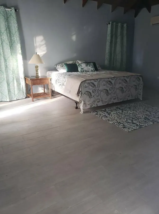 아파트 Sunrise Villa 카바레테