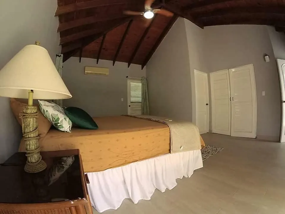 아파트 Sunrise Villa 카바레테